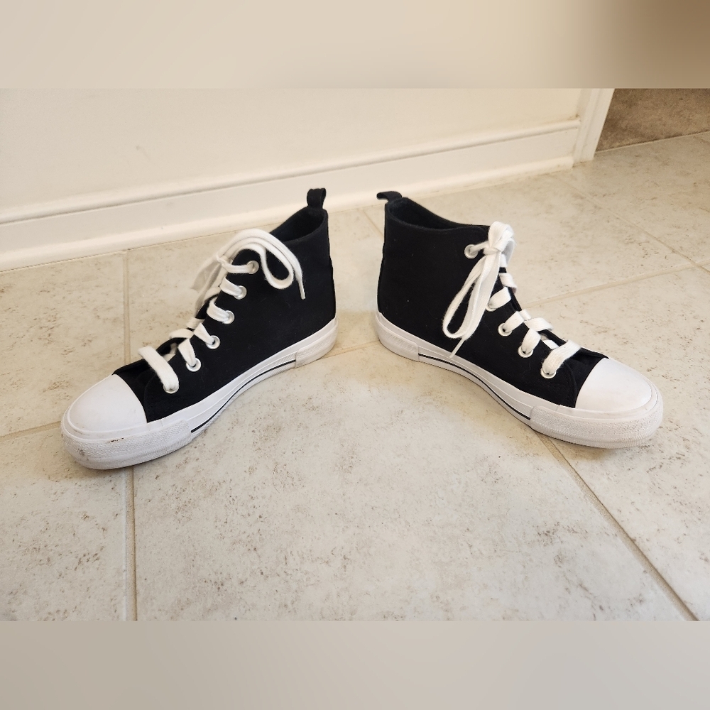 Wonder Nation Black White High Top Sneaker Size Big Kid 6